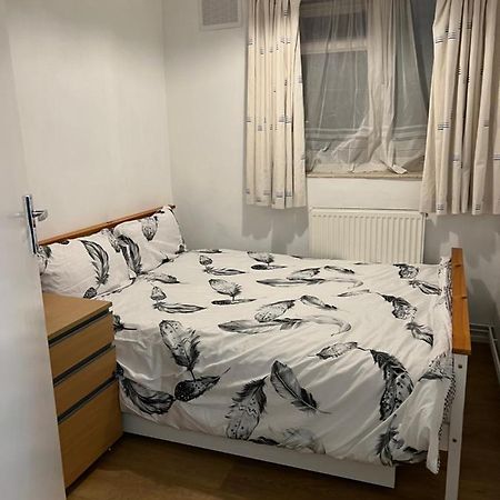 Small Double Room London Eksteriør billede