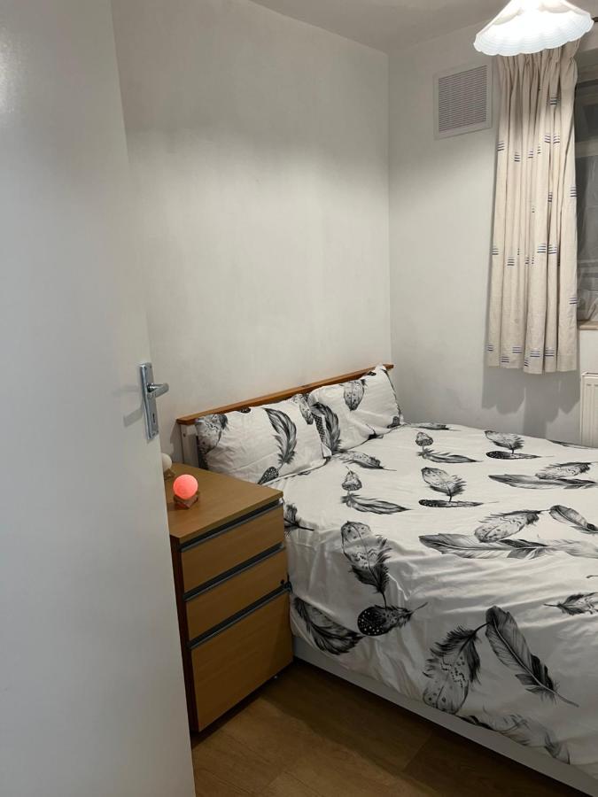 Small Double Room London Eksteriør billede