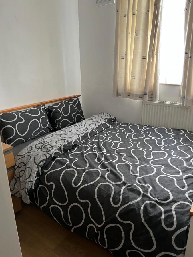 Small Double Room London Eksteriør billede